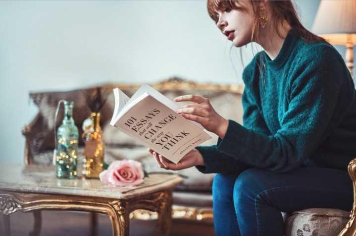 Bikin Jatuh Cinta, 10 Rekomendasi Novel Romantis Terjemahan Terbaik!