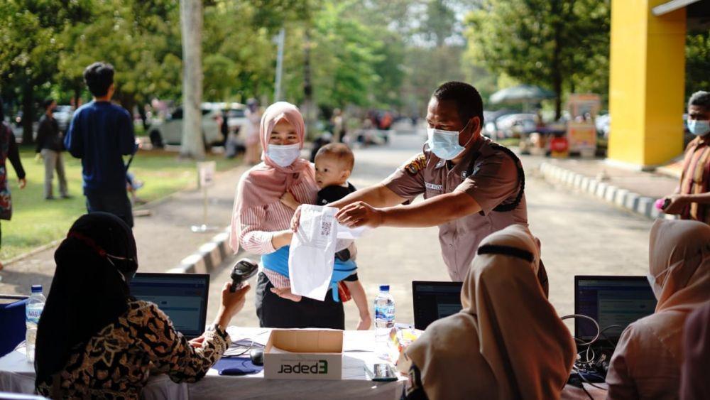 Universitas Lampung (Unila) kembali menggelar vaksinasi COVID-19 batch 7, Minggu (19/9/2021). (IDN Times/istimewa).
