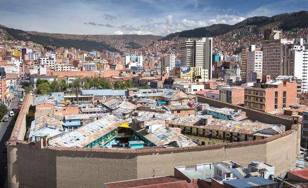 ilustrasi Penjara San Pedro (architectural-review.com)