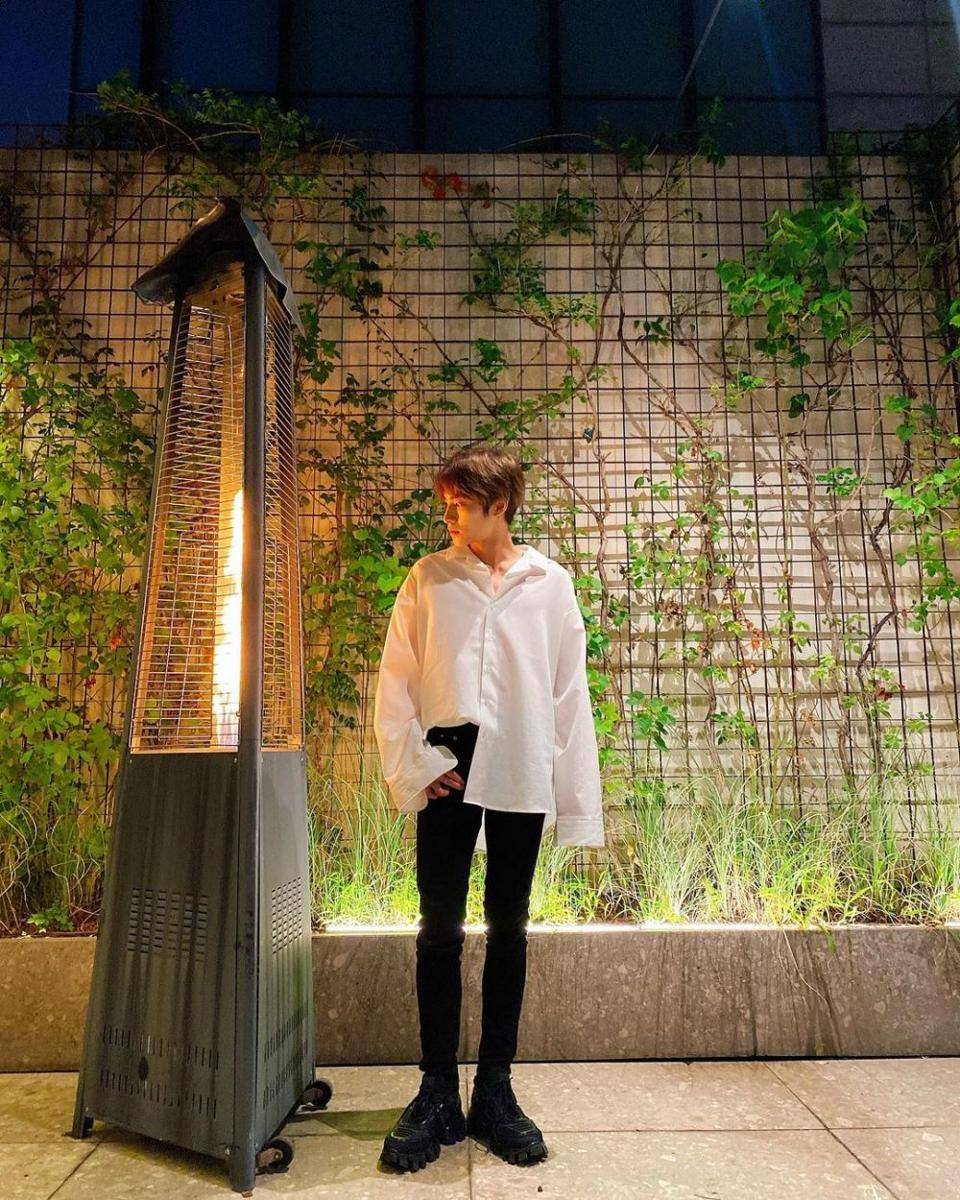 Outfit Xiaojun WayV (instagram.com/djxiao_888)