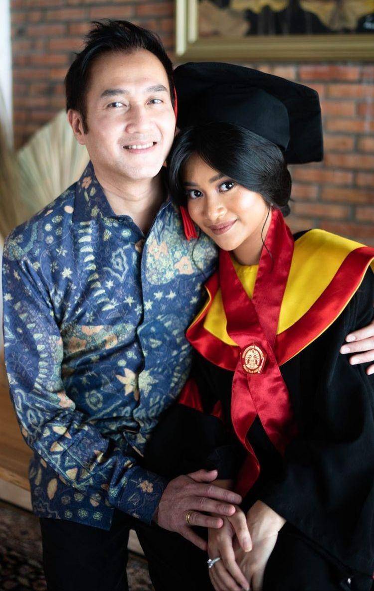 Adira wisuda (Instagram.com/adirakania)