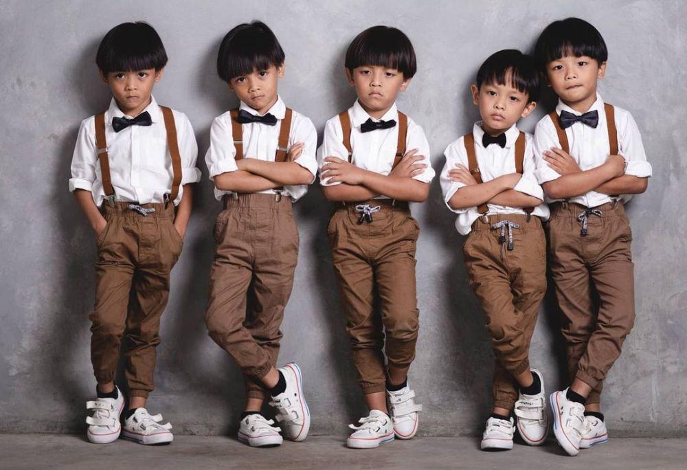 Sempat Viral, 10 Potret Terkini Kembar Lima AIUEO yang Beranjak Gede