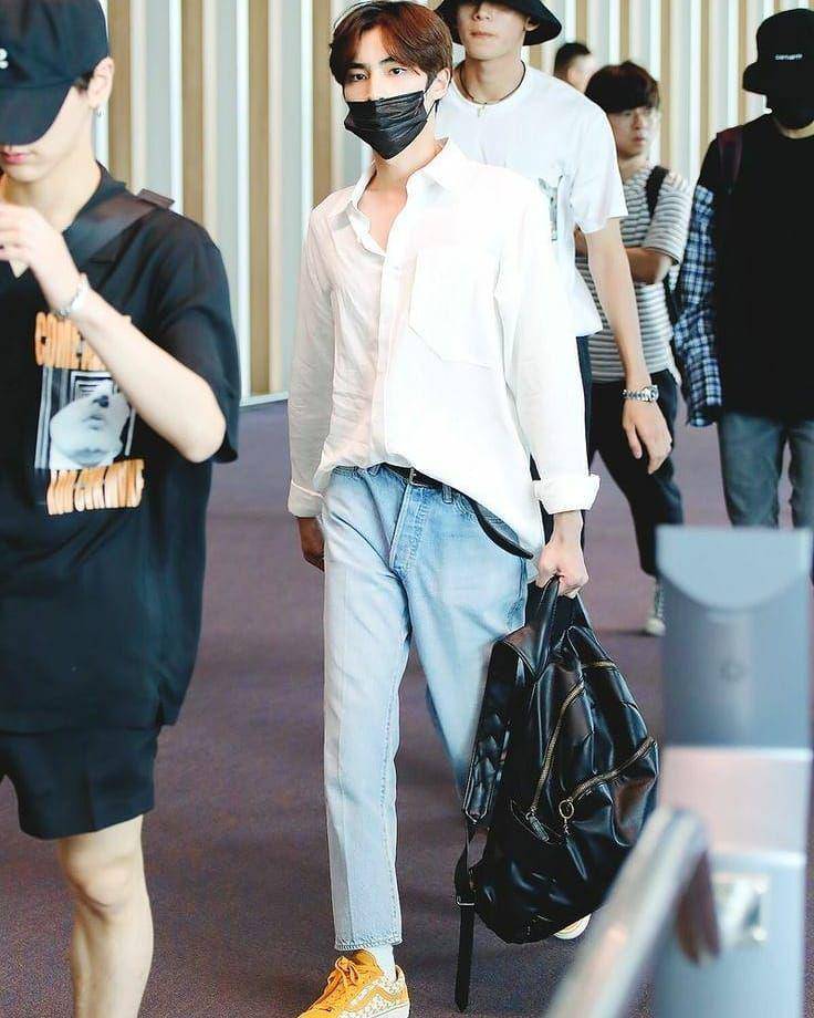 Outfit Xiaojun WayV (instagram.com/nctunited00)