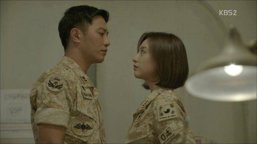Jin Goo dan Kim Ji Won di drama Descendants of the Sun (dok. KBS2/Descendants of the Sun)