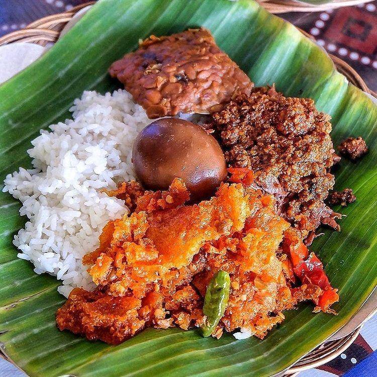 Gudeg Yu Djum (Instagram.com/@eatandjournal)