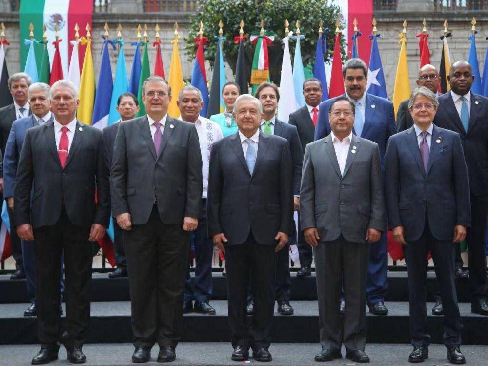 Pemimpin negara-negara Amerika Latin yang hadir dalam Pertemuan CELAC ke IV di Meksiko. (twitter.com/NicolasMaduro)