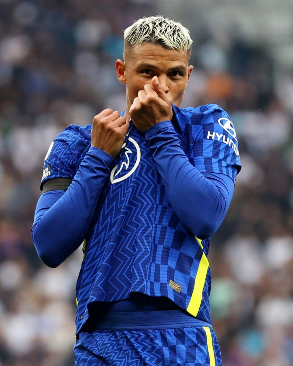 potret Thiago Silva bersama Chelsea saat melawan Tottenham Hotspur (twitter.com/ChelseaFC)
