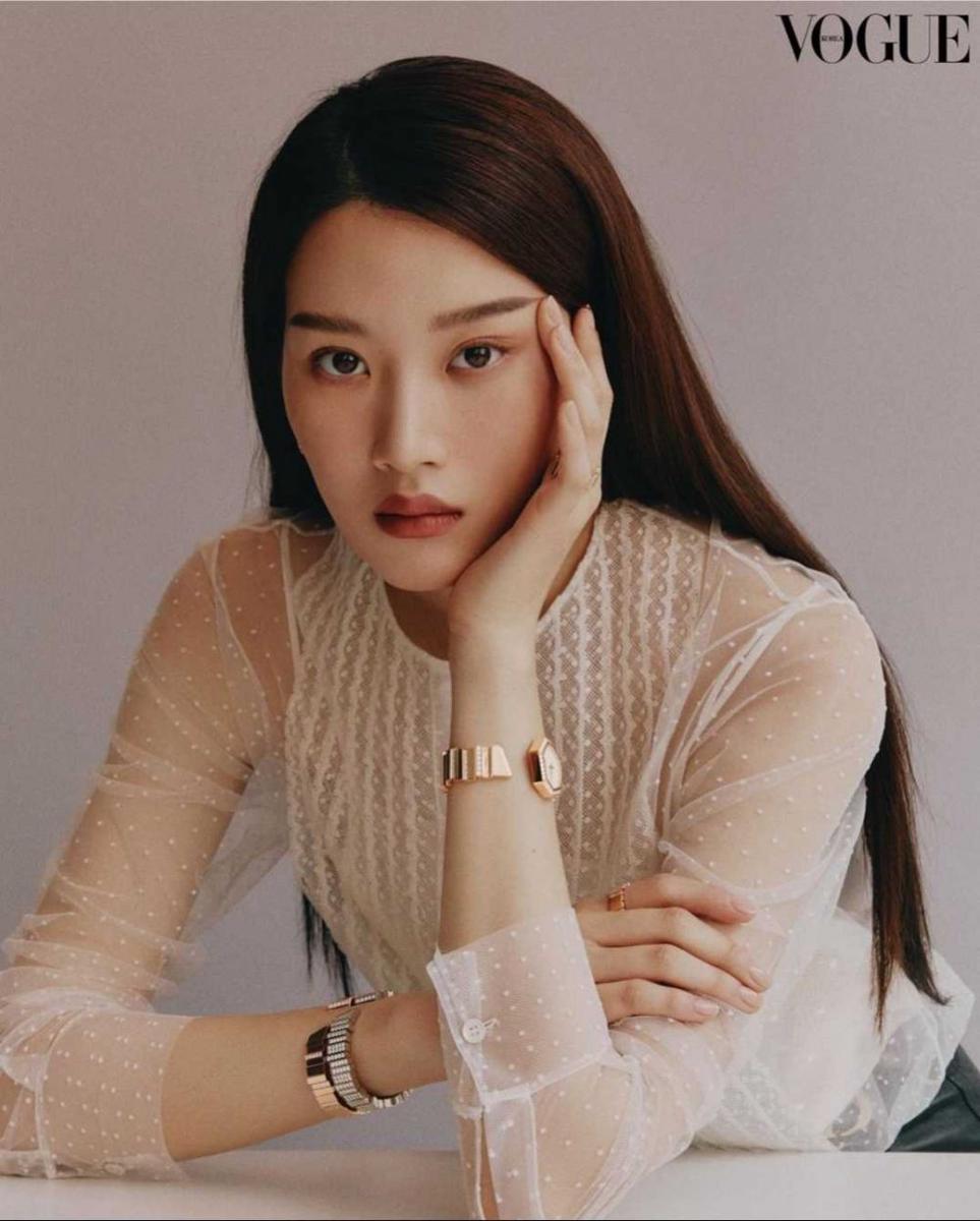 Moon Ga Young (instagram.com/m_kayoung)