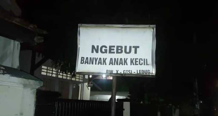 tulisan di tempat umum (instagram.com/sukijan.id)