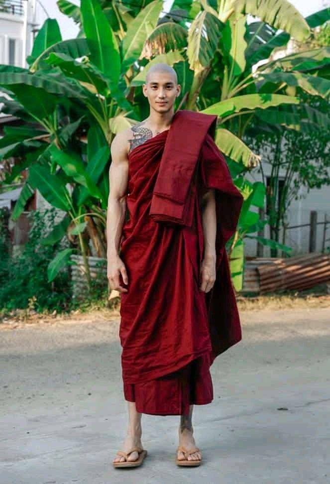 Paing Takhon (twitter.com/ClubPaing)