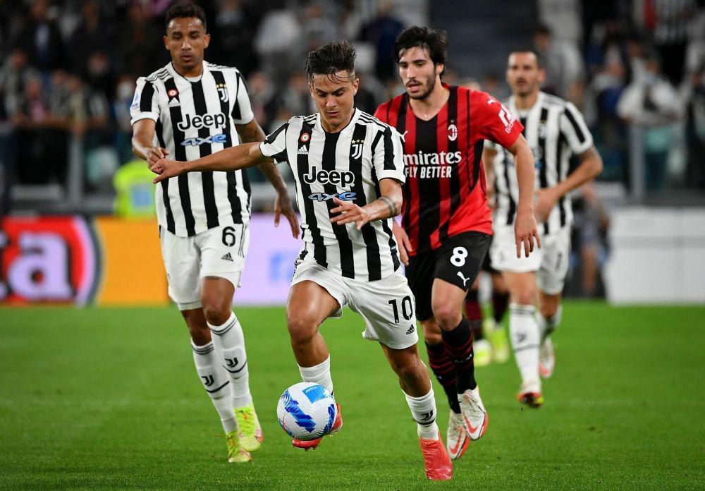 Juventus hanya bisa bermain imbang dengan AC Milan di pertandingan Liga Serie A 2021/2022. (flipboard.com).