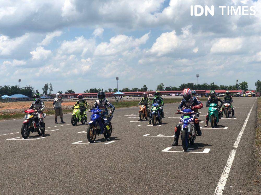 Gelaran Kejurnas Motoprix di Sirkuit Skyland Sekayu Musi Banyuasin (IDN Times/Rangga Erfizal)