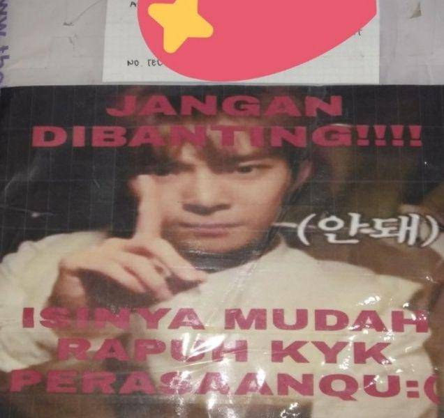peringatan lucu pada paket (twitter.com/txtdarikurir)