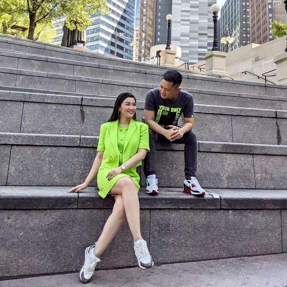 Fitri Carlina bersama suami(instagram.com/fitricarlina)