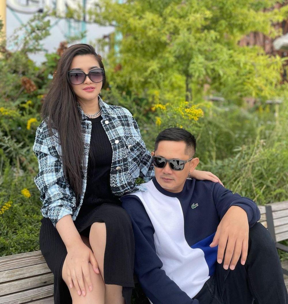 Fitri Carlina bersama suami(instagram.com/fitricarlina)