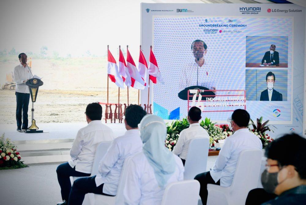 PLN Siap Suplai Listrik Tanpa Kedip ke Pabrik Baterai EV Terbesar di ASEAN. (dok. BPMI Setpres/Laily RE)