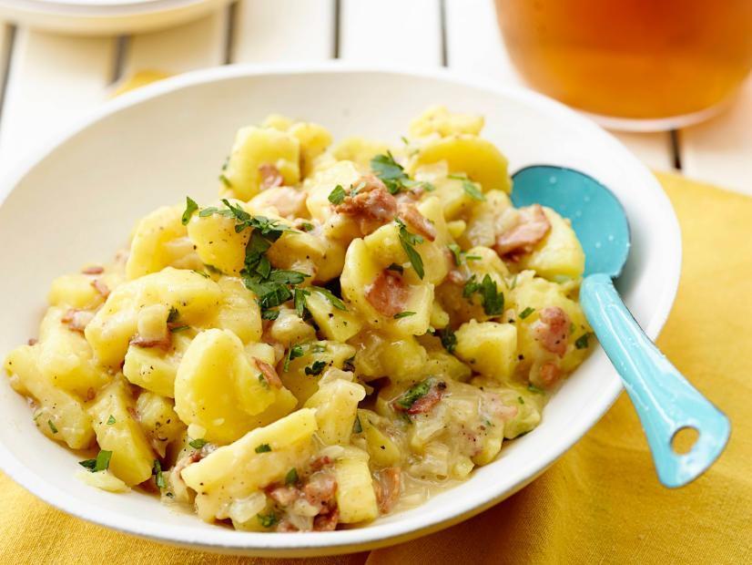 ilustrasi german style potato salad (foodnetwork.com/food network kitchen)