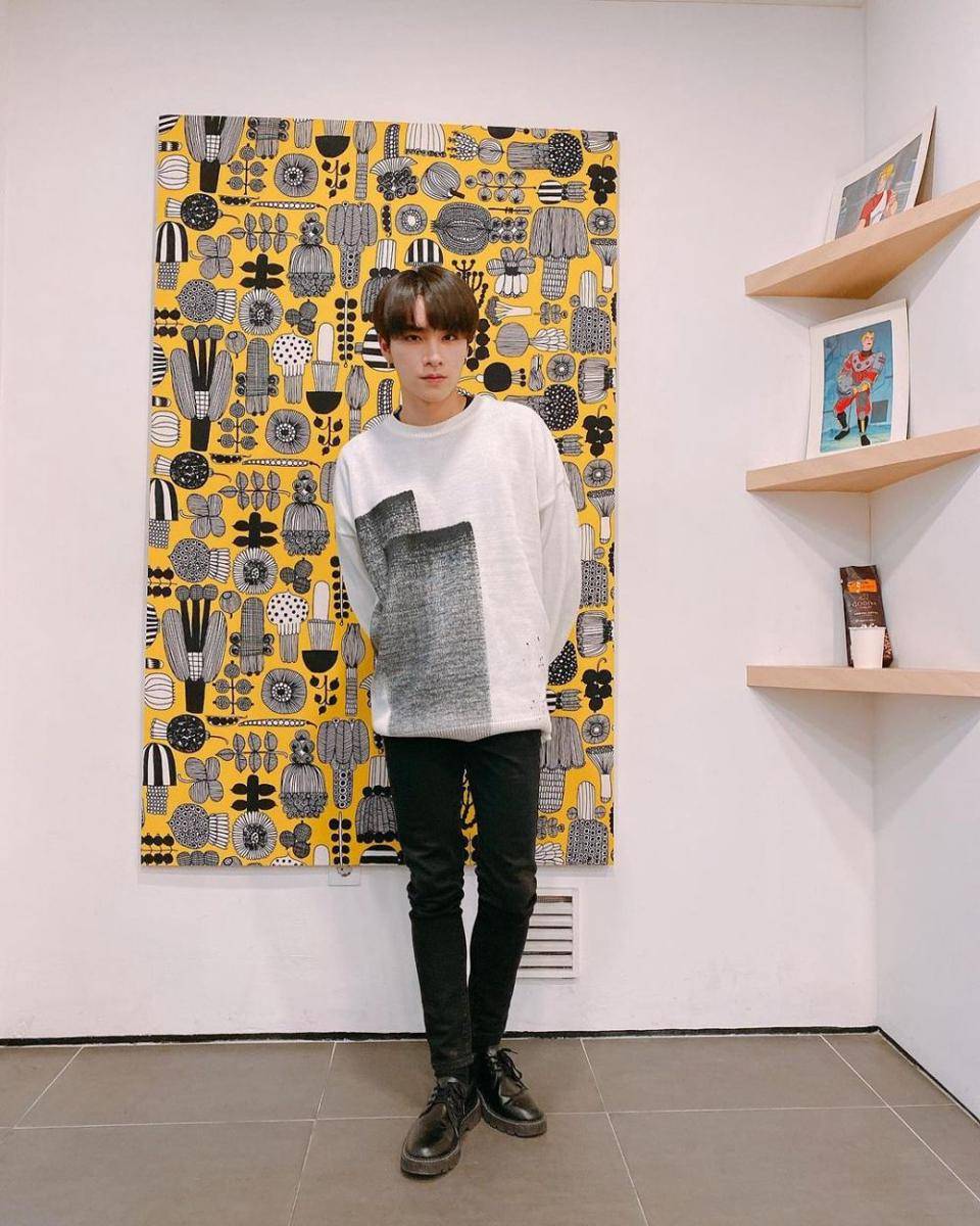 Outfit Xiaojun WayV (instagram.com/djxiao_888)