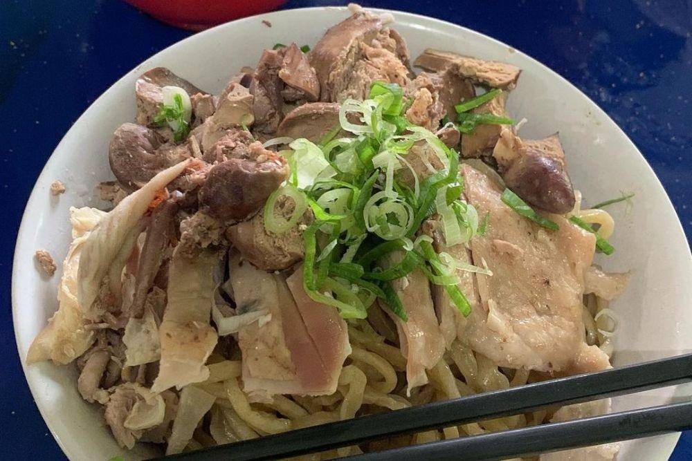 Bakmie Ayam Ahok (instagram.com/oqpu)