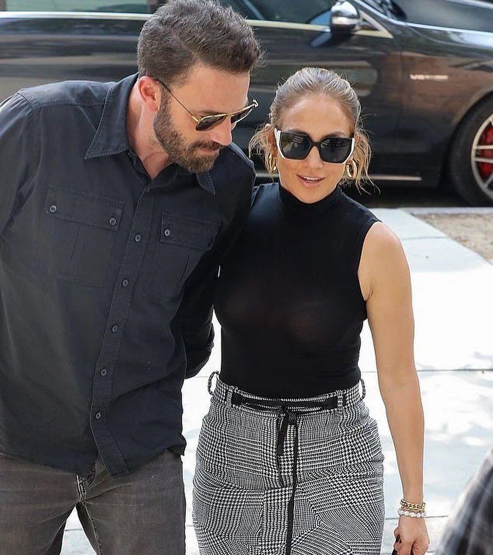 Ben Affleck & Jennifer Lopez (instagram.com/benniferreboot)