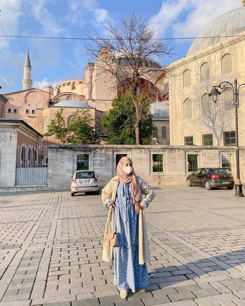 Dress Richa Etika Ulhaq. (instagram.com/richaeu/)