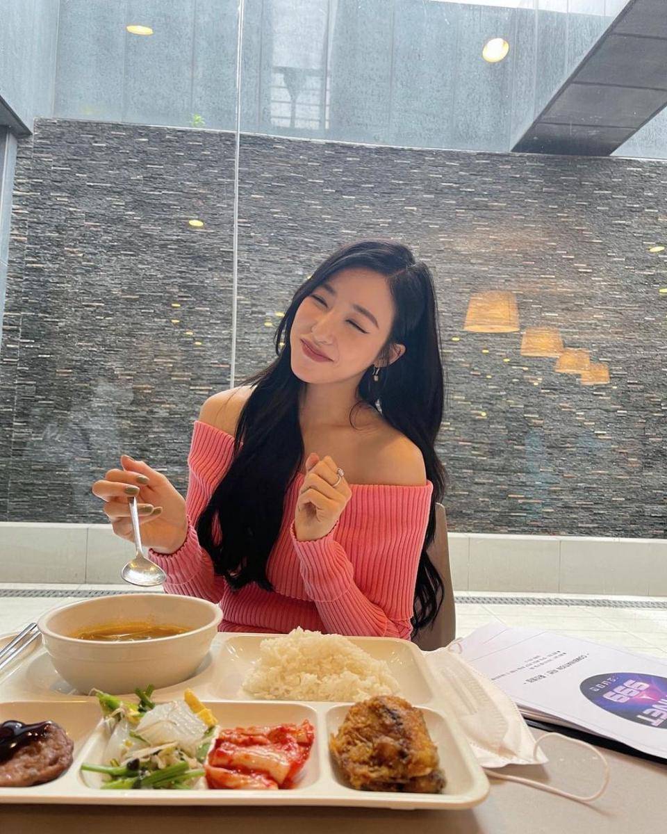 Tiffany SNSD (instagram.com/tiffanyyoungofficial)