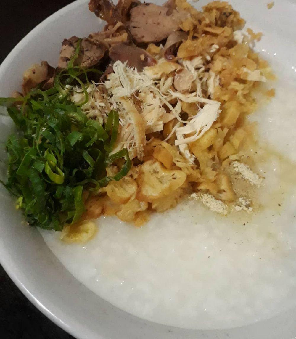 Bubur Ayam Biasa Malam (instagram.com/carimakan.ditasik)