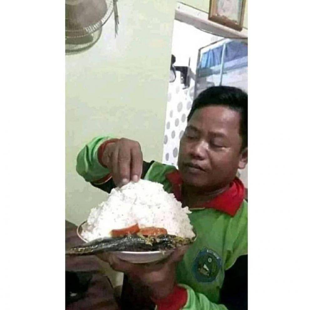 meme mukbang (instagram.com/ngakak_bangett.id)
