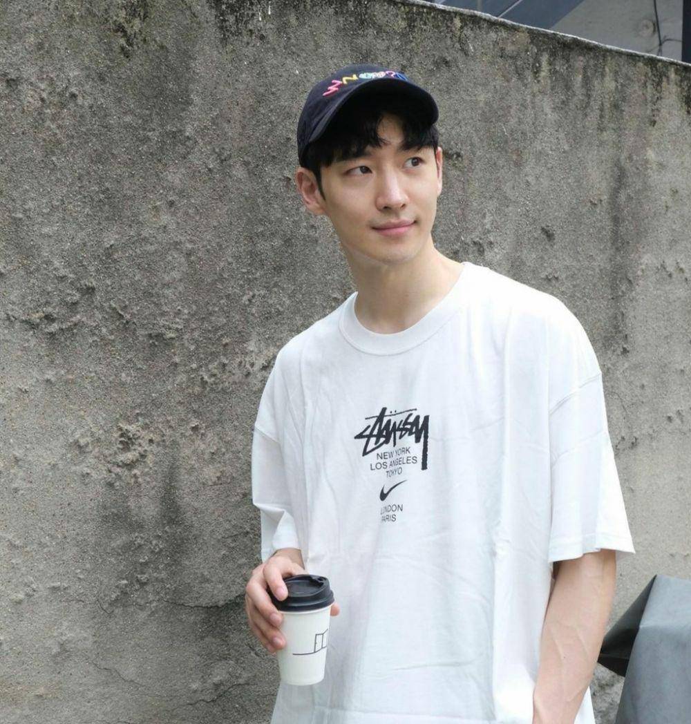 Lee Je Hoon (instagram.com/leejehoon_official)