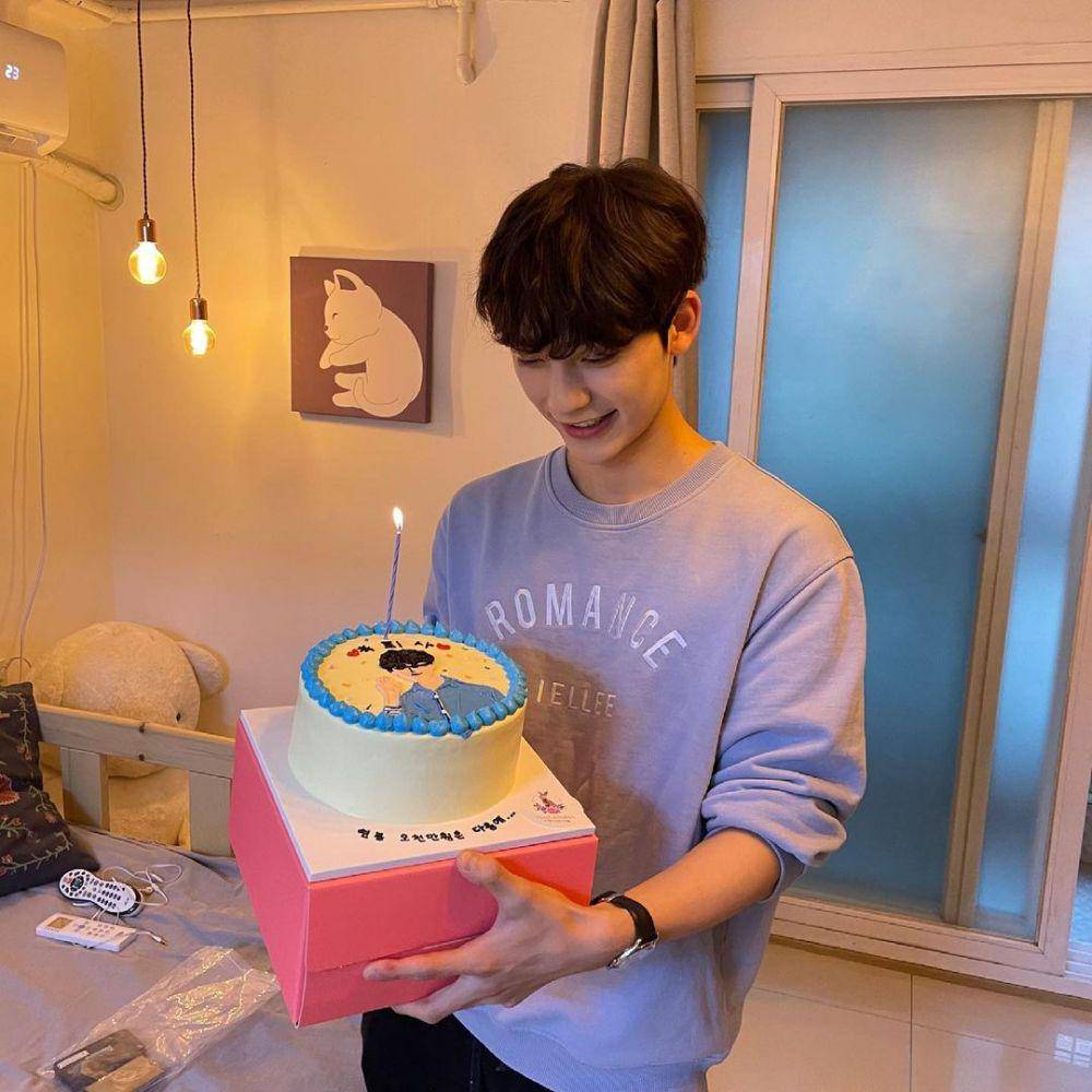 Potret Byun Sung Tae (instagram.com/bsvvt_) vs