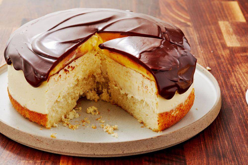 ilustrasi boston cream cheesecake (delish.com/Parker Feierbach)