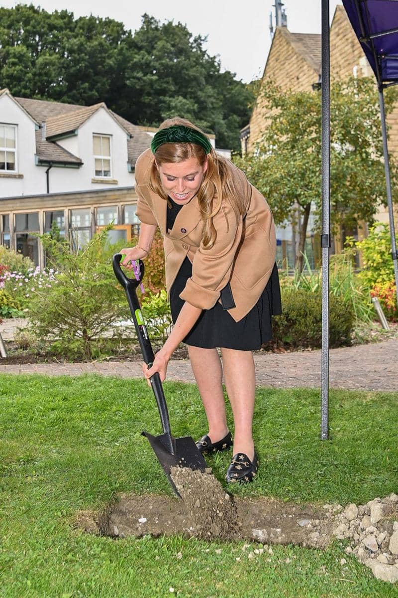 Princess Beatrice (Twitter.com/ForgetMNotChild)