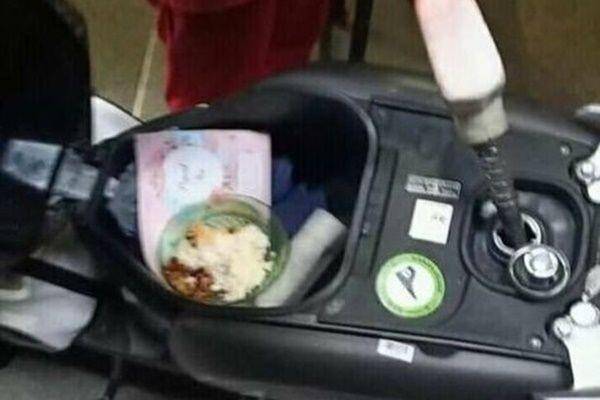 isi jok motor tak terduga (instagram.com/newdramaojol.id)