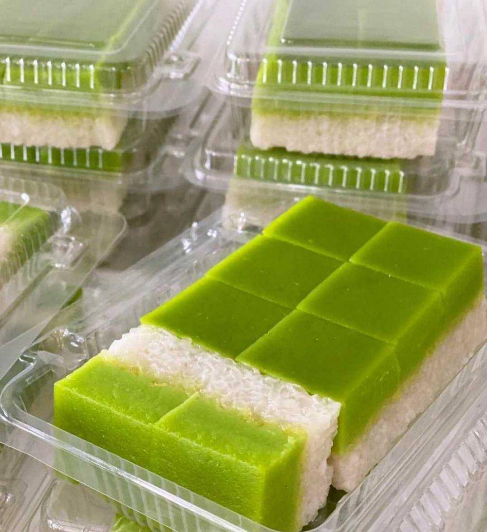 Kue sarimuka (instagram.com/rumahkuehkakzu)