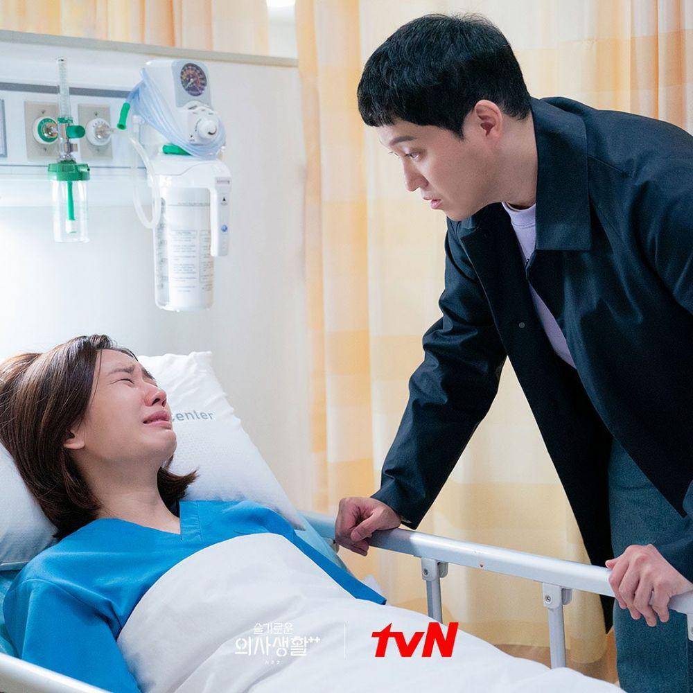 Ahn Eun Jin dan Kim Dae Myung di Hospital Playlist 2 (instagram.com/hospitalplaylist_official)