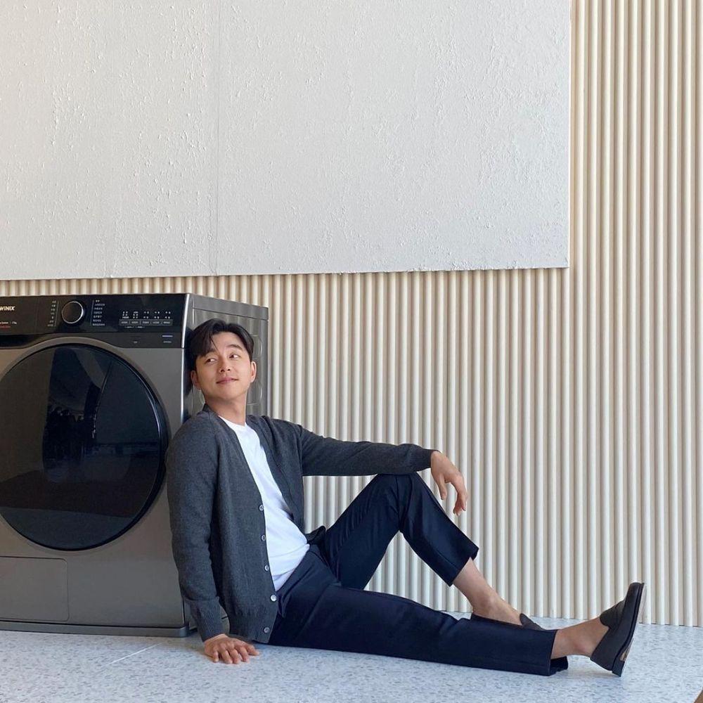 ootd kasual Gong Yoo (instagram.com/management_soop)