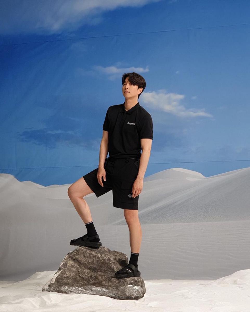 ootd kasual Gong Yoo (instagram.com/management_soop)