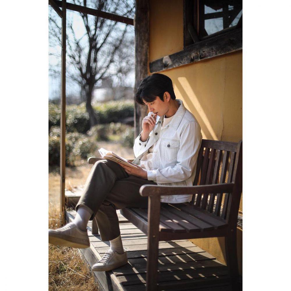 ootd kasual Gong Yoo (instagram.com/management_soop)