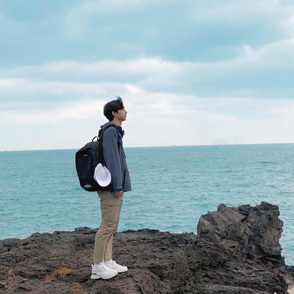ootd kasual Gong Yoo (instagram.com/management_soop)