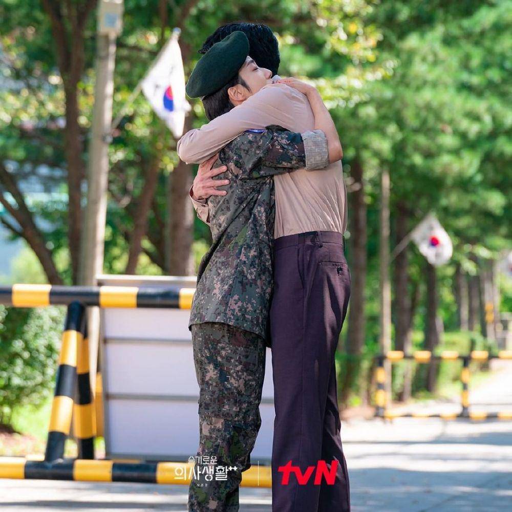 Kwak Sun Young dan Jung Kyung Ho di Hospital Playlist 2 (instagram.com/hospitalplaylist_official)