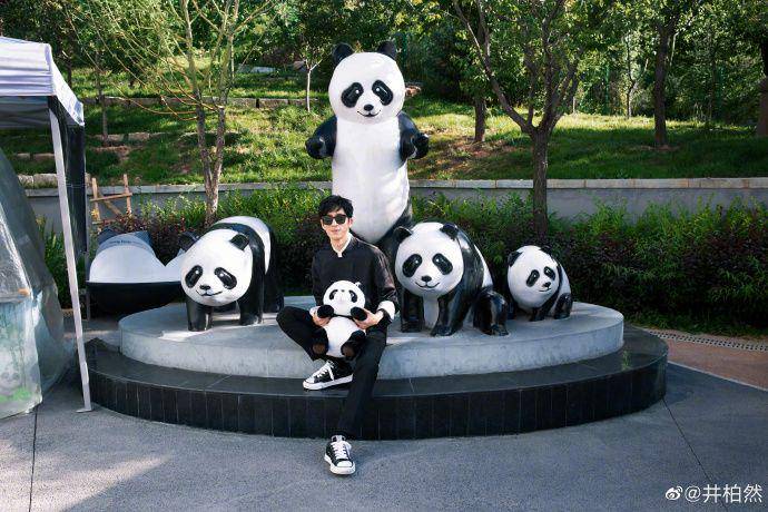 Jing Boran (weibo.com/井柏然)