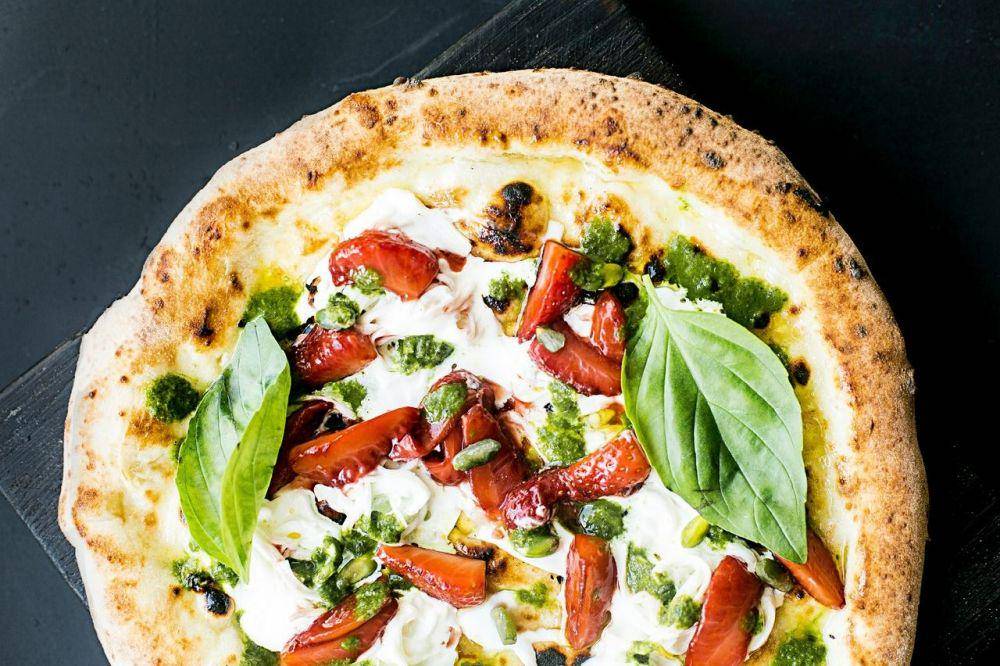 ilustrasi pesto pizza mozzarella (pexels.com/Daria Shevtsova)