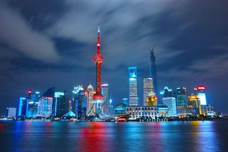 Shanghai (unsplash.com/liyang)
