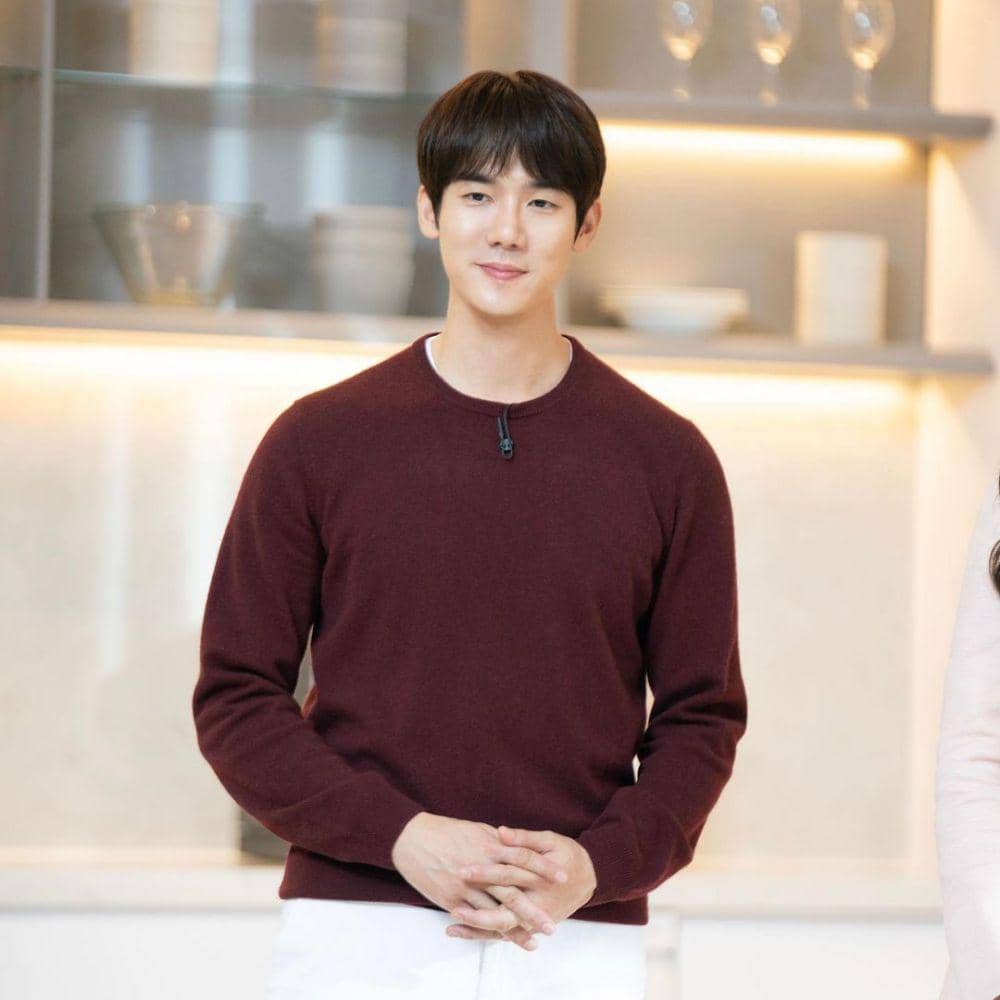 Yoo Yeon Seok (instagram.com/yoo_yeonseok)