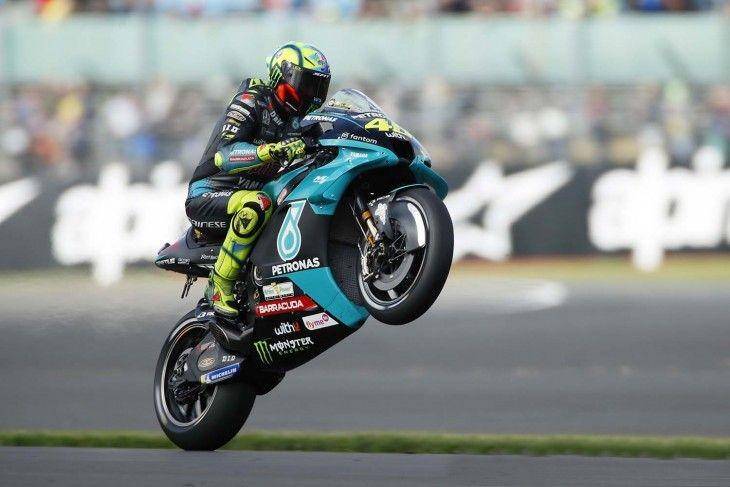 Valentino Rossi beraksi di atas sirkuit MotoGP. (ANTARA FOTO/Reuters/Andrew Boyers)
