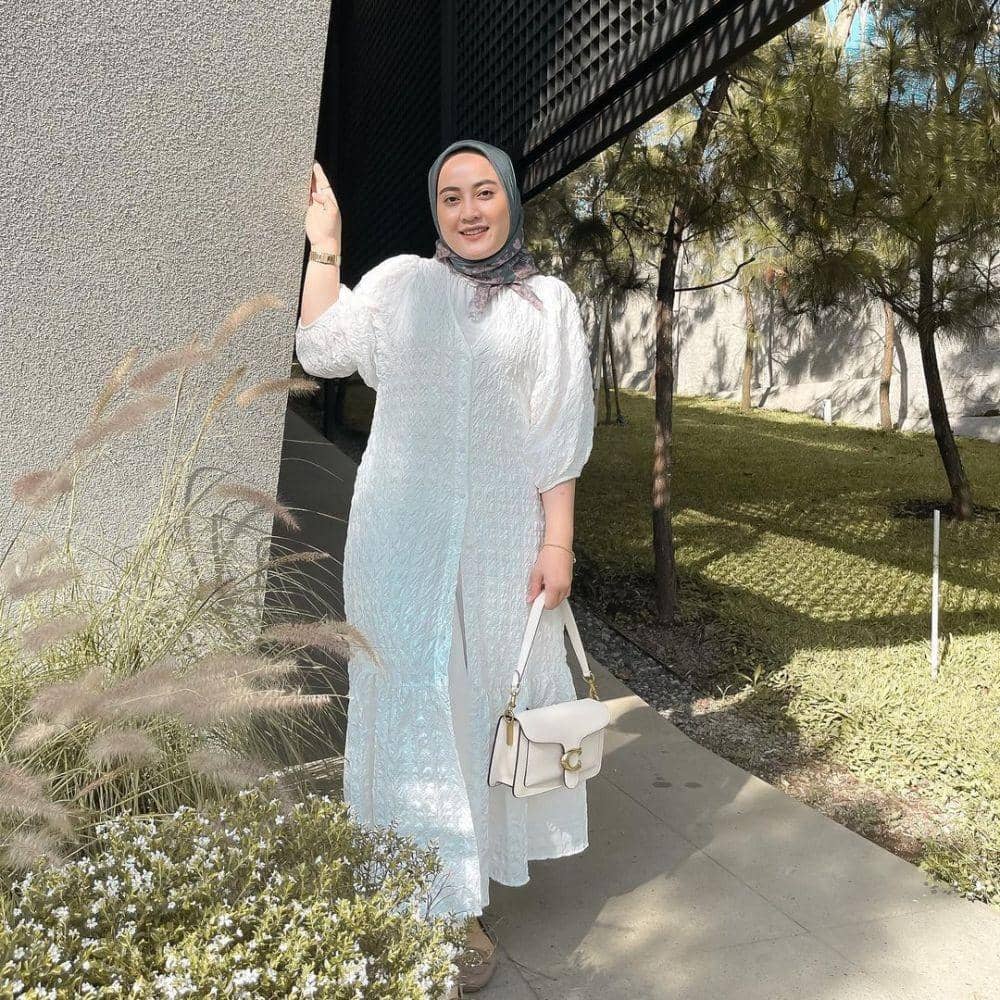 Outfit Zyta Delia. (instagram.com/zytadeliarahma/)
