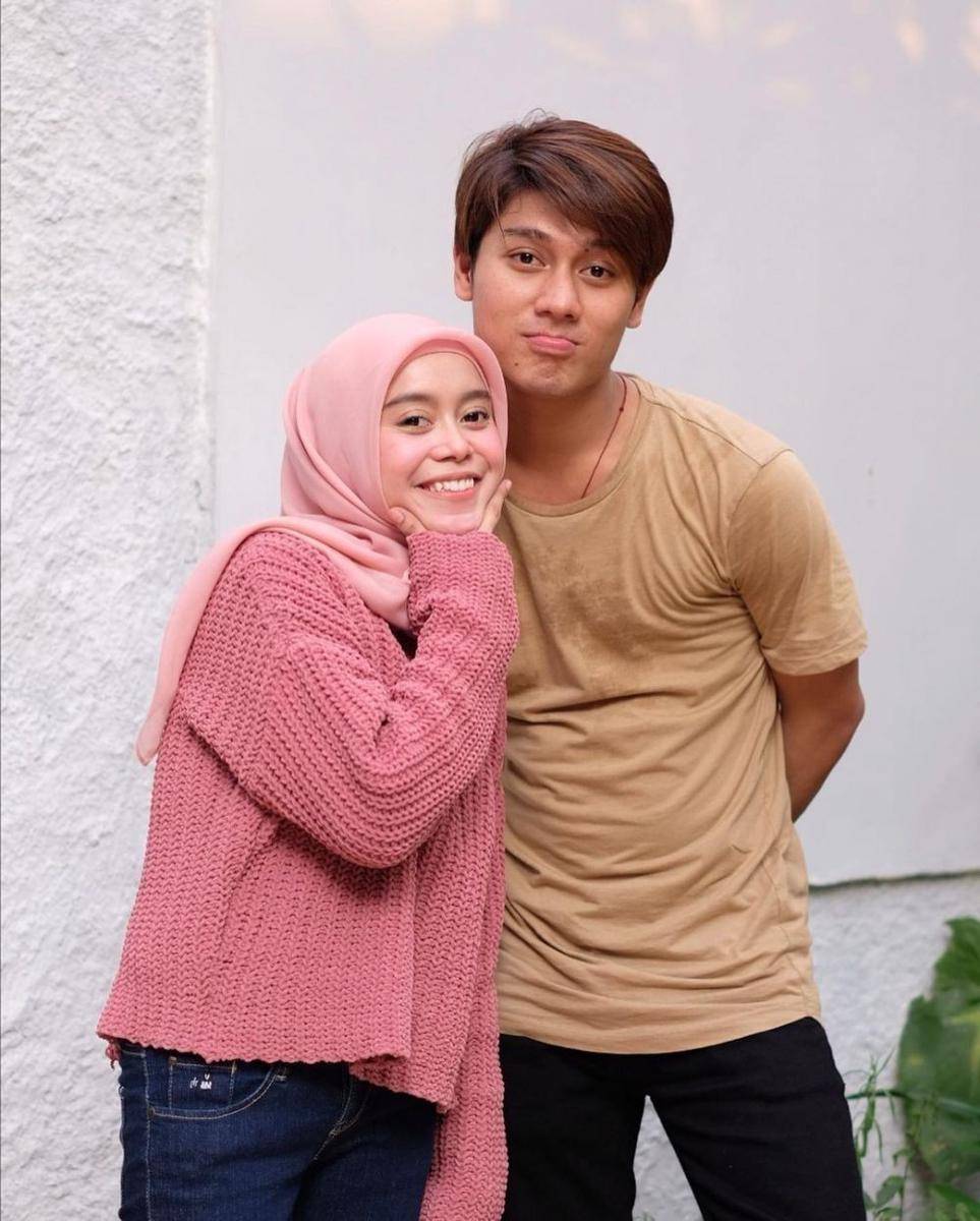 Perjalanan Cinta Rizky Billar dan Lesty Kejora. (Instagram.com/rizkybillar)