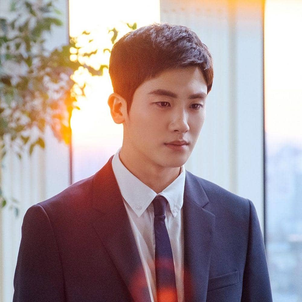 Park Hyung Shik (instagram.com/phs1116)
