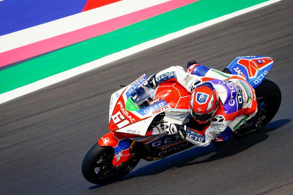 Aleseandro Zaccone memacu motornya pada GP San Marino. (motogp.com)