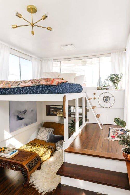 Inspirasi Kamar Tidur Bergaya Mezzanine (thesleepjudge.com)